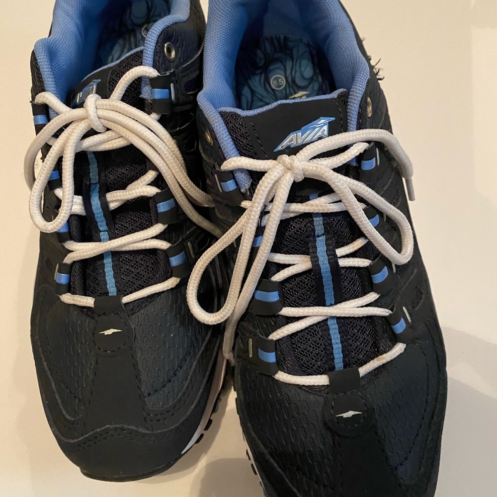 Avia womens shoes....size 8